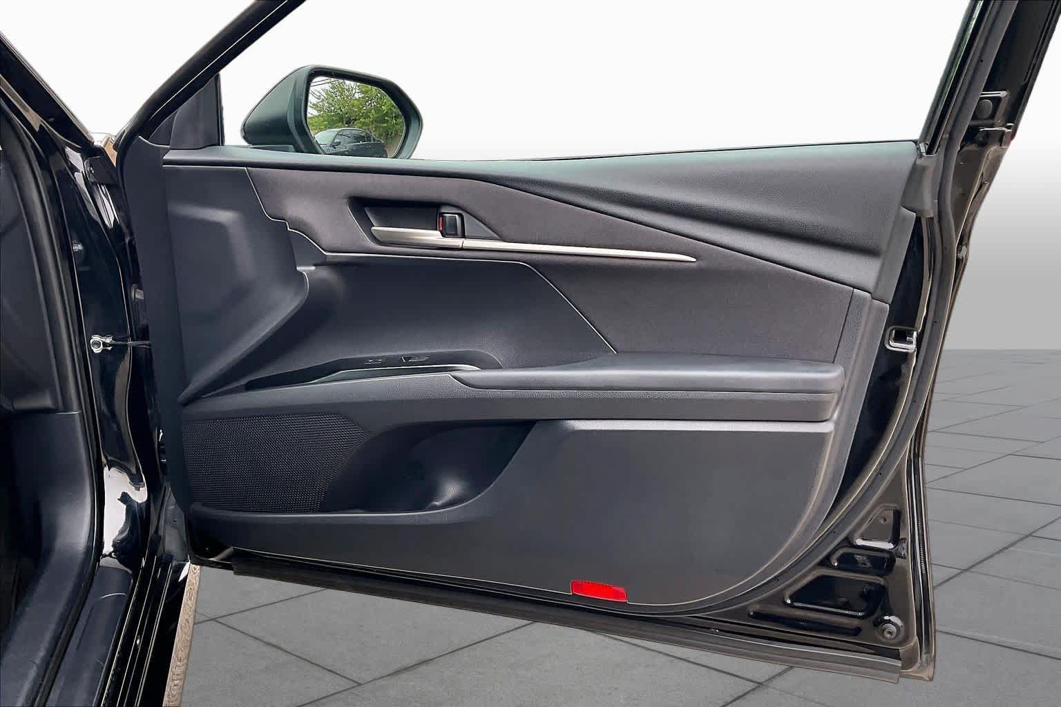 Used 2025 Toyota Camry LE FWD image 22