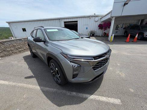 New 2026 Chevrolet Trax RS w/ Driver Confidence Package FWD image 7