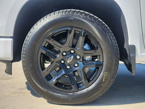 New 2026 Chevrolet Silverado 1500 Custom RWD image 9