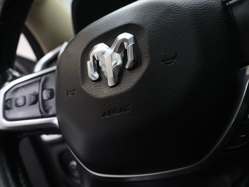Used 2019 RAM 1500 Laramie AWD/4WD image 21