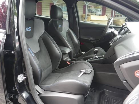 Used 2017 Ford Focus RS AWD/4WD image 28