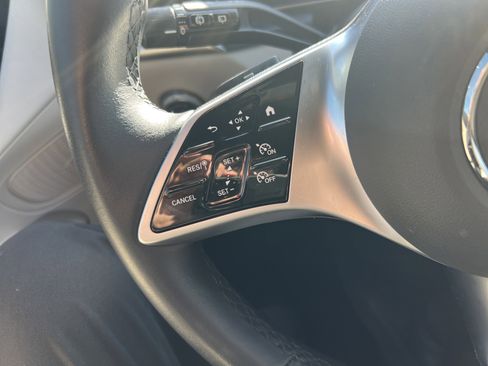 Used 2025 Mercedes-Benz GLC 300 image 19