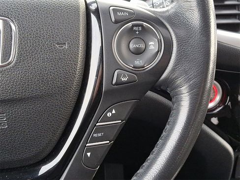 Used 2017 Honda Pilot Touring image 25