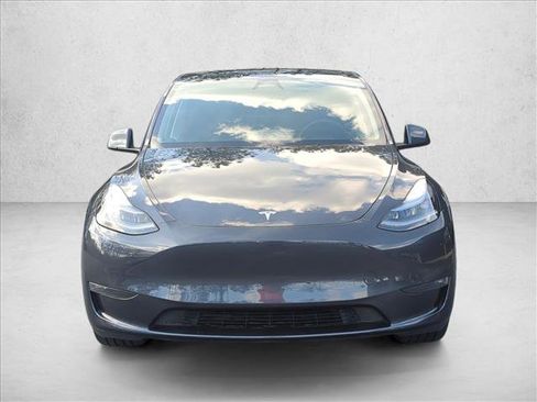 Used 2024 Tesla Model Y Long Range image 2