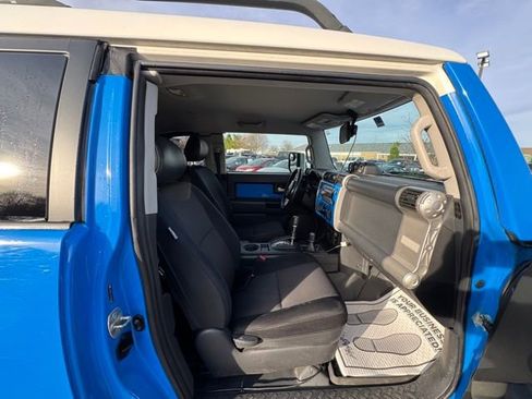 Used 2007 Toyota FJ Cruiser 4WD image 12