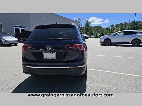 Used 2022 Volkswagen Tiguan SE FWD image 32