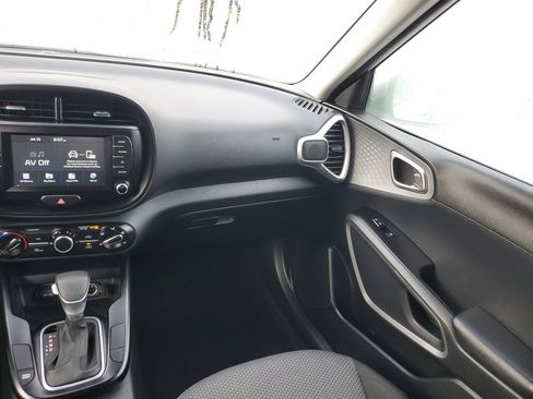 Used 2021 Kia Soul LX FWD image 13
