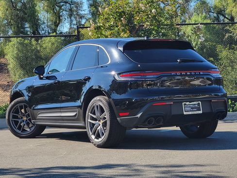 Certified 2024 Porsche Macan AWD/4WD image 3
