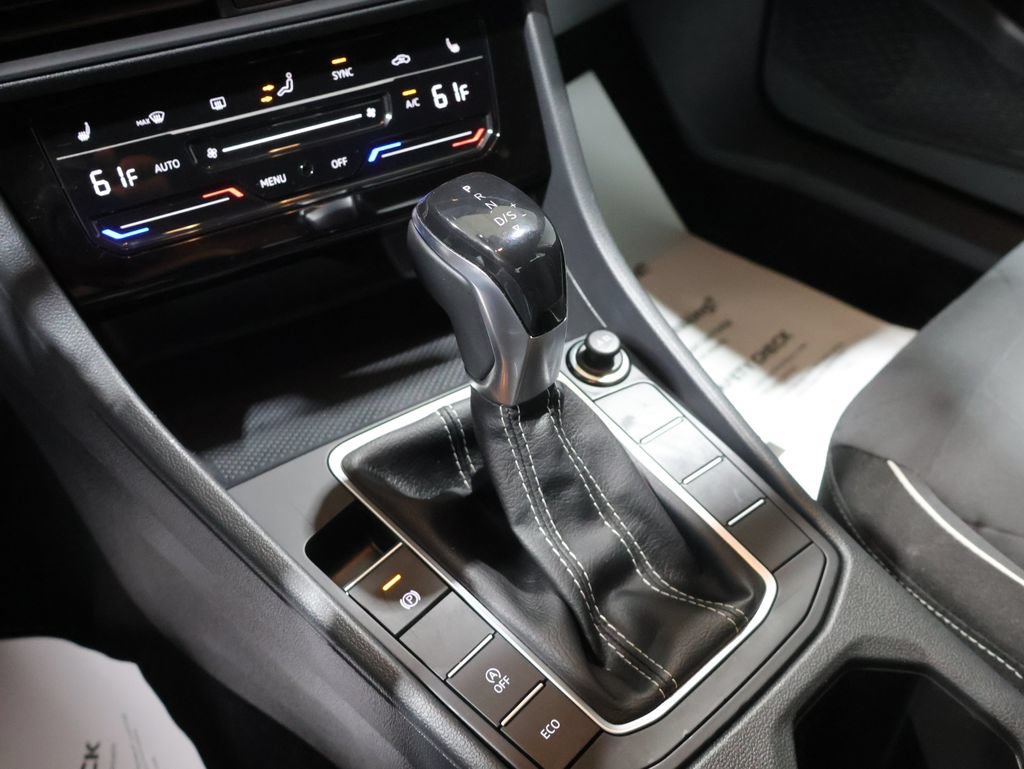 Used 2025 Volkswagen Jetta Sport FWD image 28