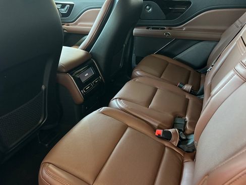 New 2026 Lincoln Aviator Reserve w/ Illumination Package RWD image 11