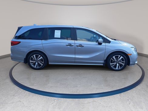 Used 2024 Honda Odyssey Touring image 4