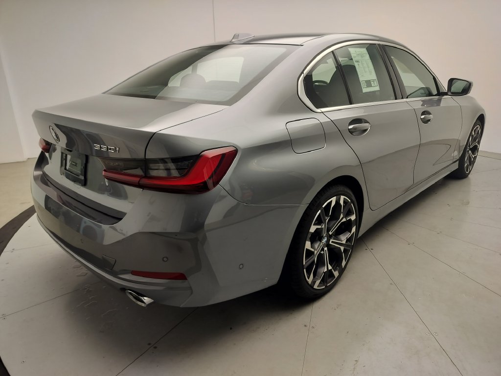 Certified 2026 BMW 330i Sedan RWD image 3