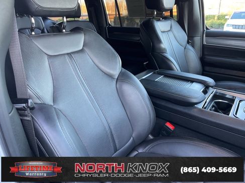 Used 2025 Jeep Wagoneer Series III w/ Premium Group I image 30