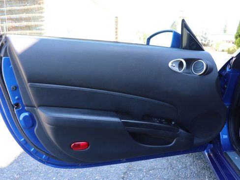 Used 2006 Nissan 350Z Enthusiast w/ (N93) Cargo Convenience Pkg RWD image 14