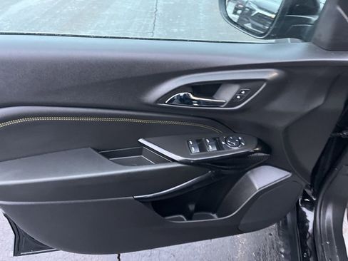 Used 2024 Chevrolet Trax LT w/ Driver Confidence Package image 18