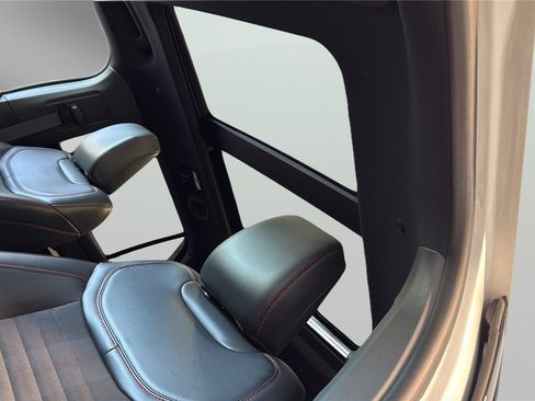 Certified 2025 Ford Explorer ST-Line w/ Premium Package AWD/4WD image 16