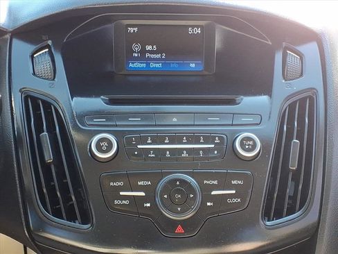 Used 2016 Ford Focus SE w/ Reverse Sensing Package image 6