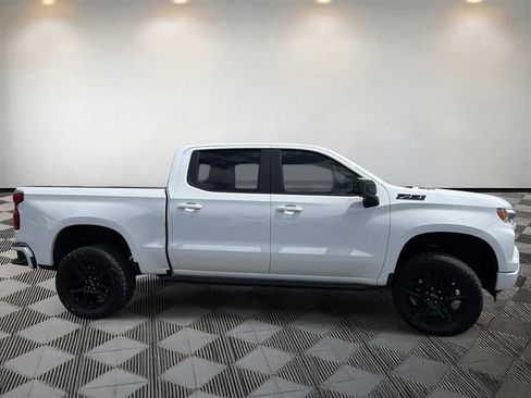 Used 2022 Chevrolet Silverado 1500 RST w/ Z71 Off-Road Package AWD/4WD image 4