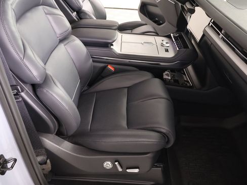 New 2025 Lincoln Navigator Reserve w/ Jet Appearance Package AWD/4WD image 15