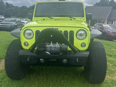 Used 2017 Jeep Wrangler Unlimited Rubicon w/ Connectivity Group AWD/4WD image 49