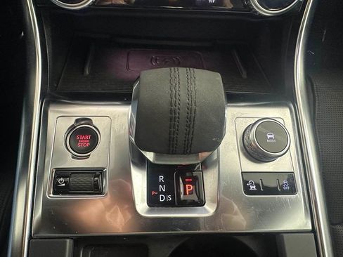 Used 2022 Jaguar XF R-Dynamic SE image 29