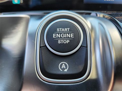 Used 2025 Mercedes-Benz GLB 250 4MATIC image 24