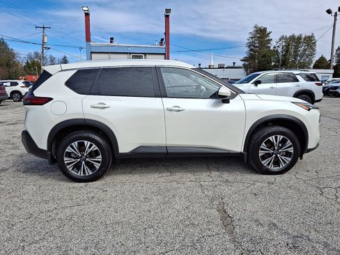 Used 2023 Nissan Rogue SV w/ SV Premium B Package image 7