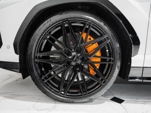 Used 2020 Lamborghini Urus image 14