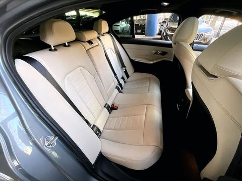 Used 2023 BMW 330i Sedan w/ Premium Package image 21