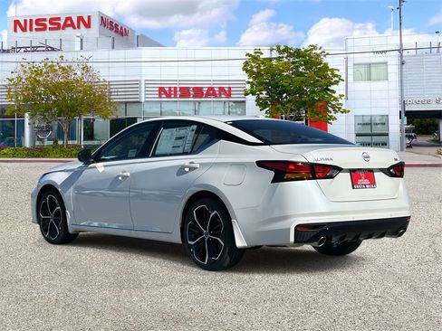 New 2025 Nissan Altima 2.5 SR w/ SR Premium Package image 2