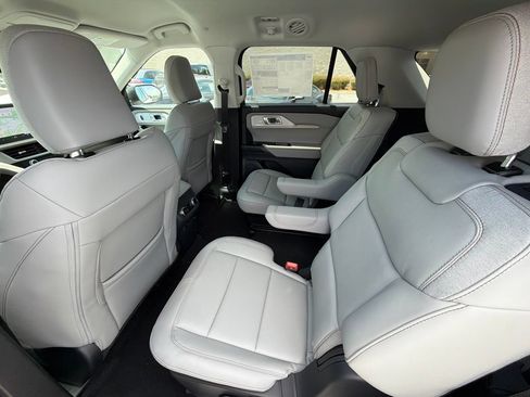 New 2026 Ford Explorer Active w/ Active Comfort Package AWD/4WD image 13