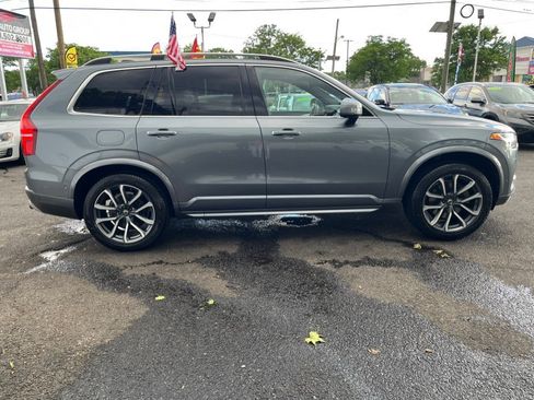Used 2018 Volvo XC90 T5 Momentum w/ Convenience Package AWD/4WD image 5