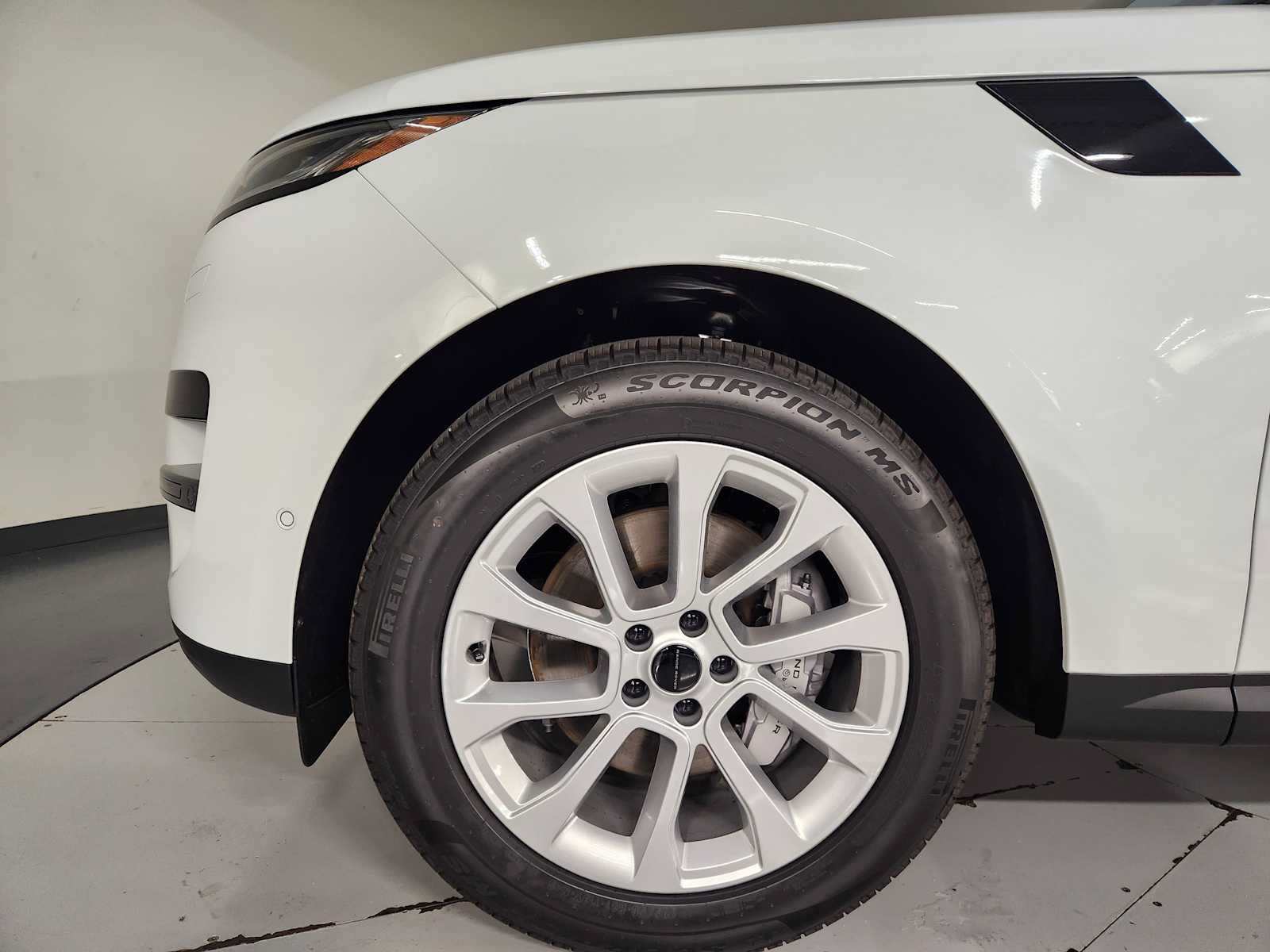 New 2027 Land Rover Range Rover Sport SE AWD/4WD image 11
