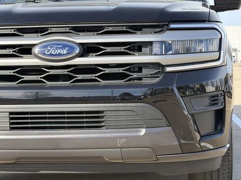 Used 2024 Ford Expedition Max XLT image 9