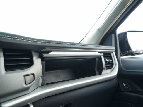 Used 2024 Ford Expedition Max XLT image 24