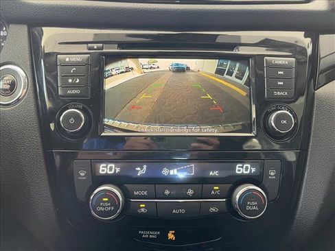 Used 2021 Nissan Rogue Sport SV FWD image 13