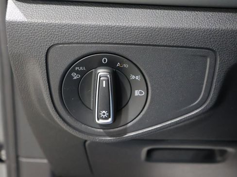 Used 2021 Volkswagen Atlas SE image 36