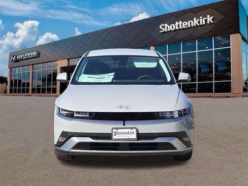 New 2026 Hyundai Ioniq 5 SE image 2