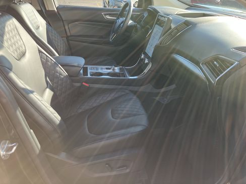 Used 2024 Ford Edge Titanium AWD/4WD image 14