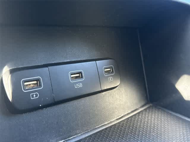Used 2022 Kia Carnival LX FWD image 29