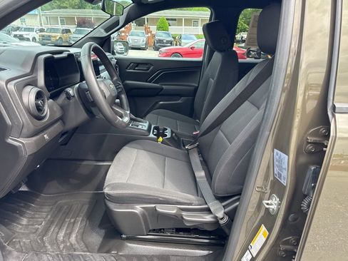Used 2023 Chevrolet Colorado W/T RWD image 9