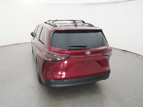 New 2026 Toyota Sienna XLE image 16