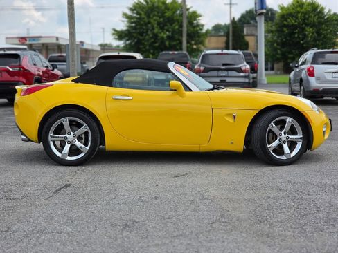 Used 2007 Pontiac Solstice Convertible w/ Premium Package RWD image 8