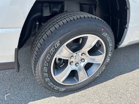 New 2026 RAM 1500 Express AWD/4WD image 9