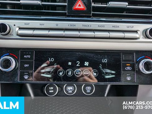Used 2025 Genesis G70 2.5T AWD/4WD image 41