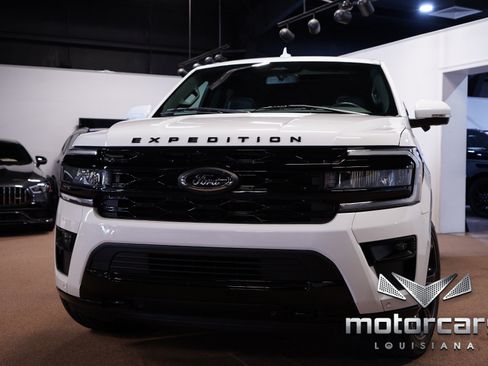 Used 2022 Ford Expedition Limited AWD/4WD image 1