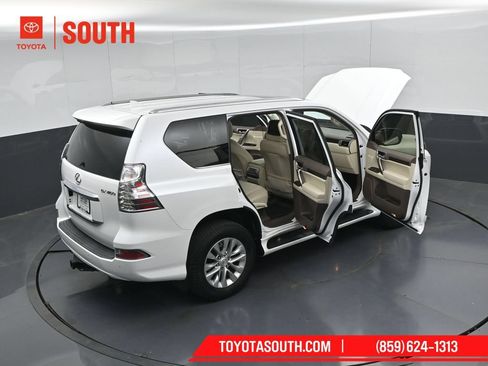 Used 2017 Lexus GX 460 AWD/4WD image 59