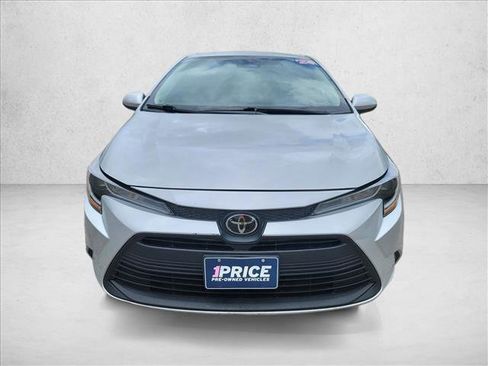 Used 2024 Toyota Corolla LE FWD image 2
