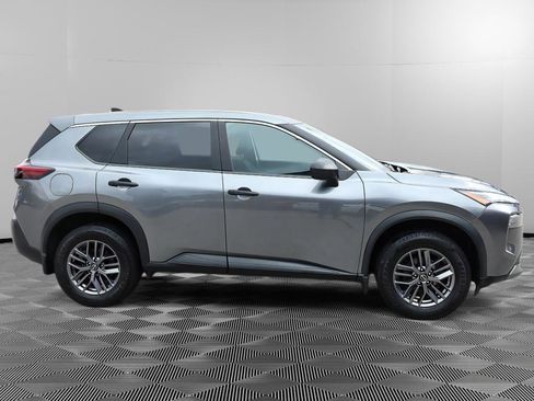Used 2023 Nissan Rogue S image 11