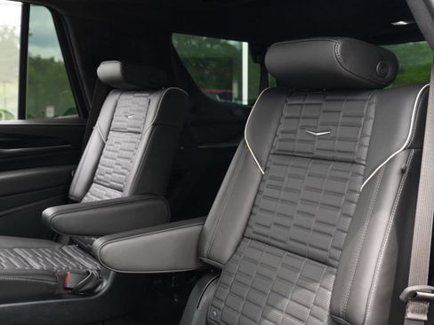 Used 2024 Cadillac Escalade V w/ LPO, ONYX Package AWD/4WD image 33